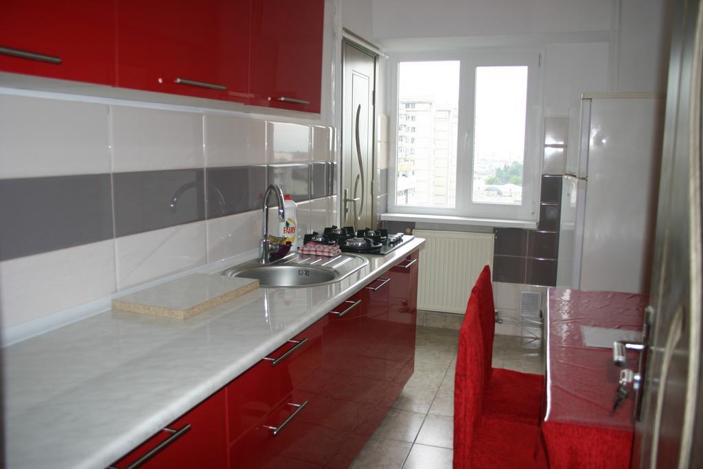 Salonul Rosu Apartment Bacau Luaran gambar