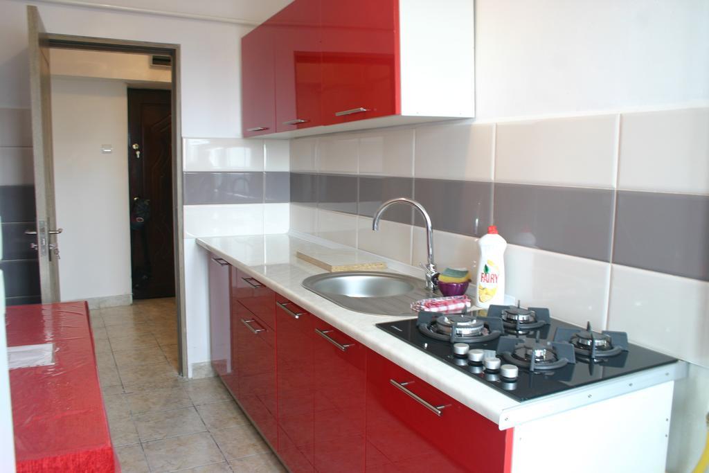 Salonul Rosu Apartment Bacau Luaran gambar