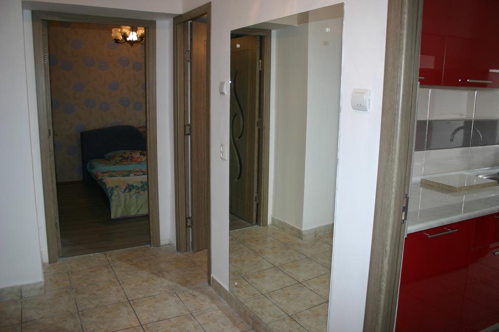 Salonul Rosu Apartment Bacau Luaran gambar